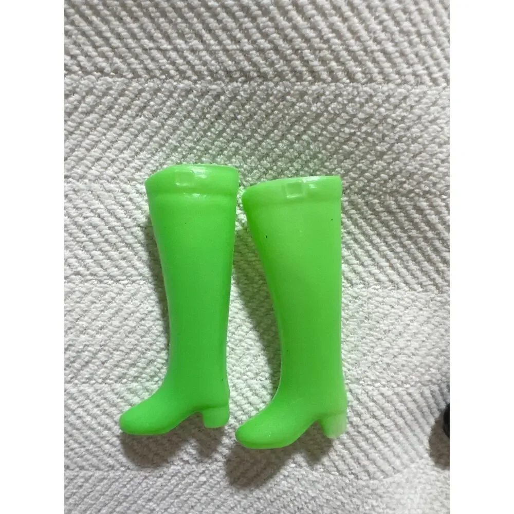 Barbie doll shoe
